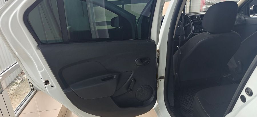 Renault Logan 1.6 MT (82 л.с.), 2016 Renault Logan 1.6 MT (82 л.с.), 2016