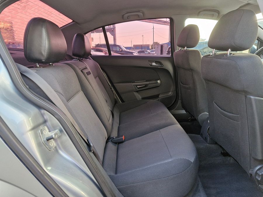 Opel Astra 1.6 MT (115 л.с.), 2014 Opel Astra 1.6 MT (115 л.с.), 2014