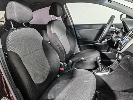 Hyundai Solaris 1.6 MT (123 л.с.), 2012