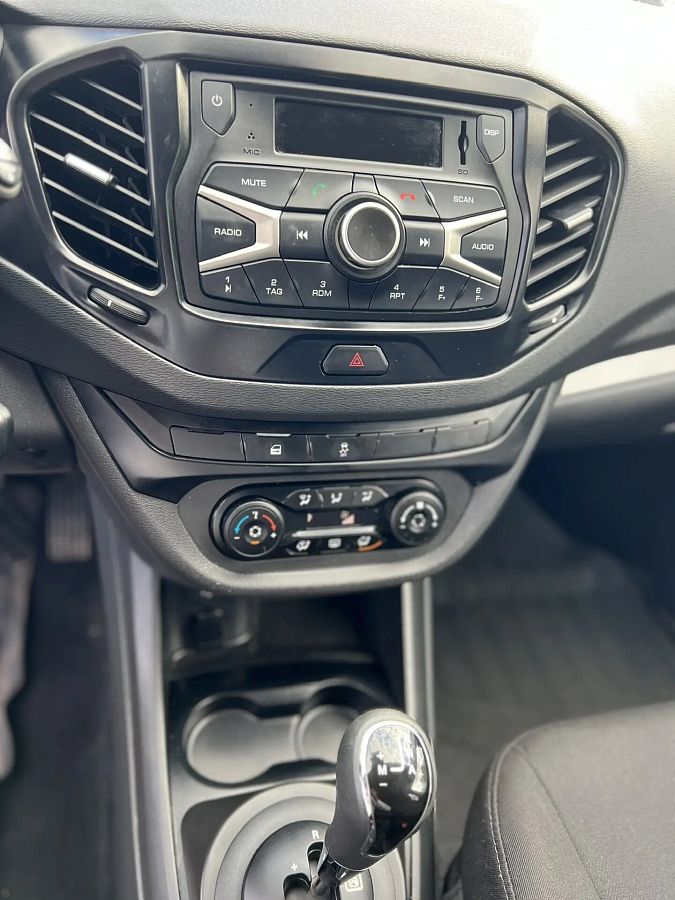 Lada (Ваз) Vesta SW 1.6 AMT (106 л.с.), 2019