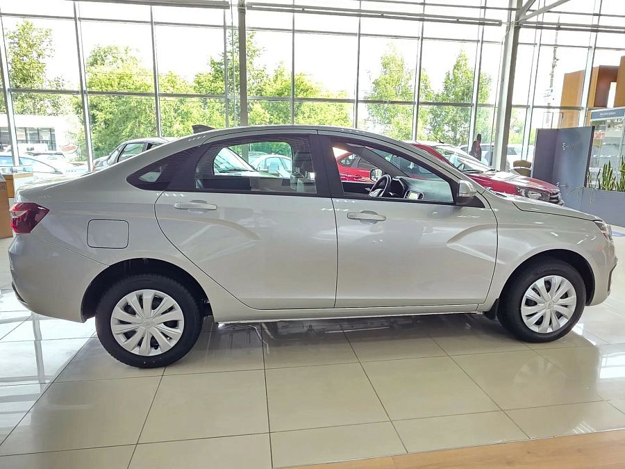 Lada (Ваз) Vesta 1.6 MT (106 л.с.), 2026