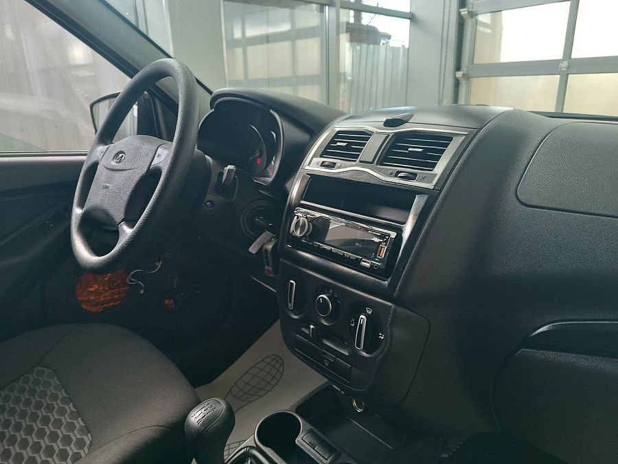 Lada (Ваз) Granta 1.6 MT (90 л.с.), 2023