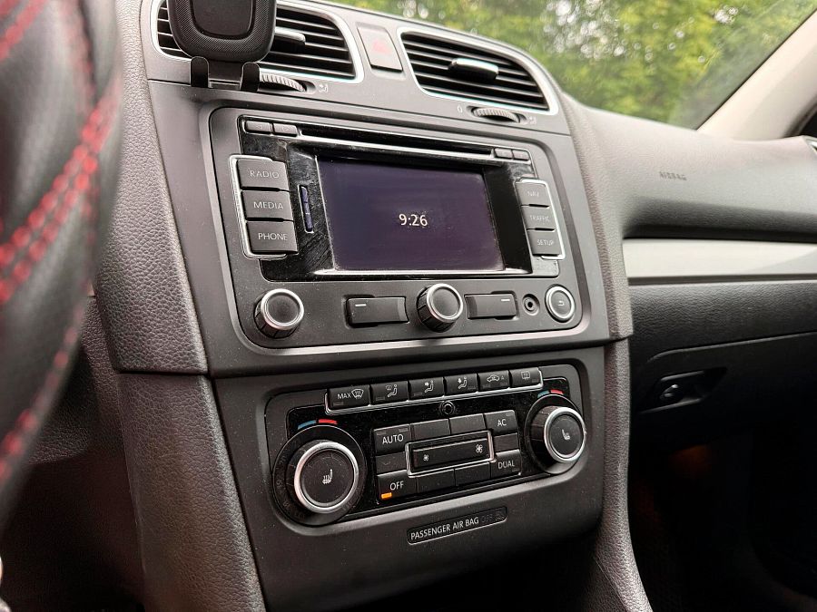 Volkswagen Golf 1.4 MT (122 л.с.), 2011
