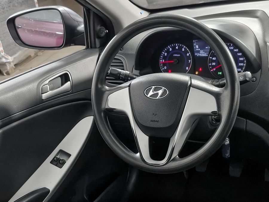 Hyundai Solaris 1.4 MT (107 л.с.), 2012 Hyundai Solaris 1.4 MT (107 л.с.), 2012