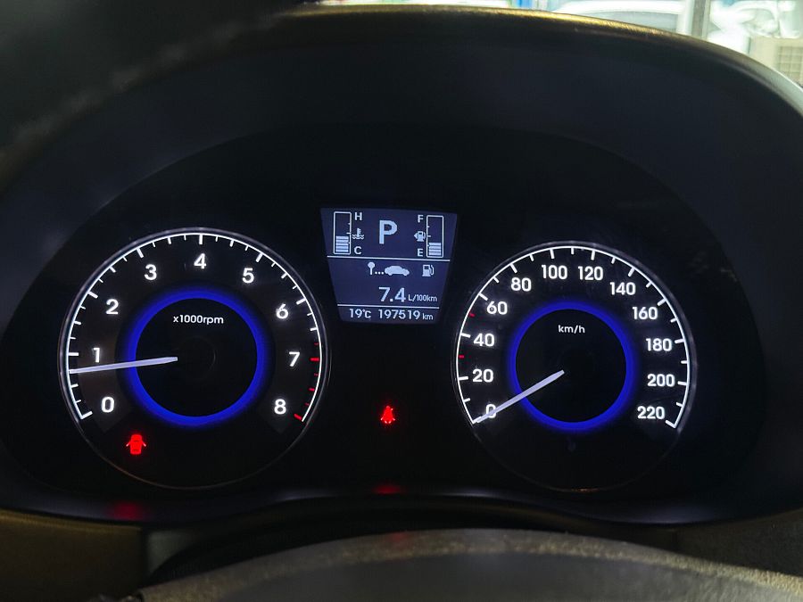 Hyundai Solaris 1.4 AT (107 л.с.), 2014