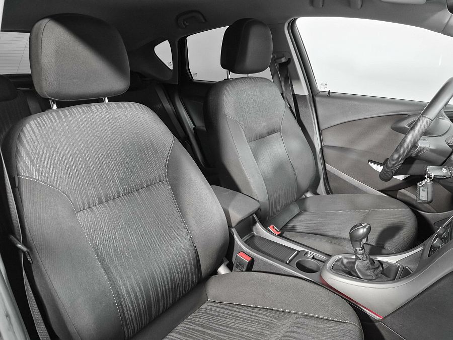 Opel Astra 1.6 MT (115 л.с.), 2012