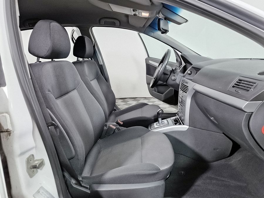Opel Astra 1.6 AMT (115 л.с.), 2011 Opel Astra 1.6 AMT (115 л.с.), 2011