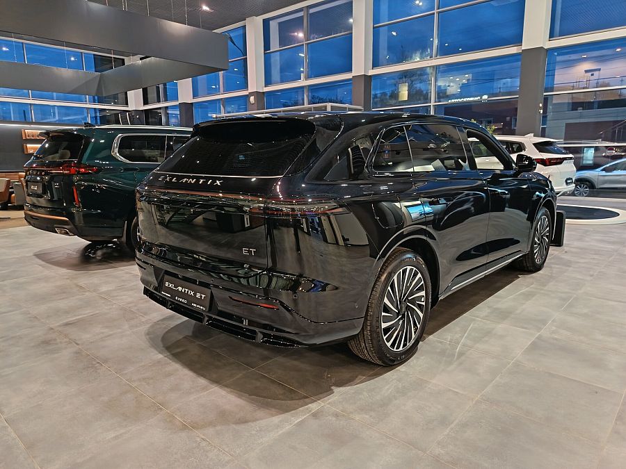 Exeed Exlantix ET 1.5hyb AT (469 л.с.) 4WD, 2026