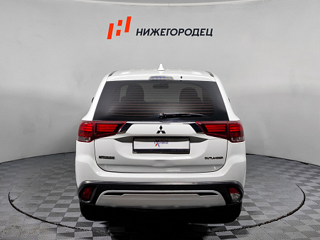 Mitsubishi Outlander 2.0 CVT (146 л.с.) 4WD, 2019 — купить в Нижнем Новгороде