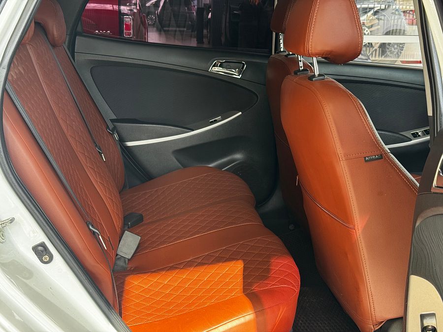 Hyundai Solaris 1.6 AT (123 л.с.), 2013 Hyundai Solaris 1.6 AT (123 л.с.), 2013
