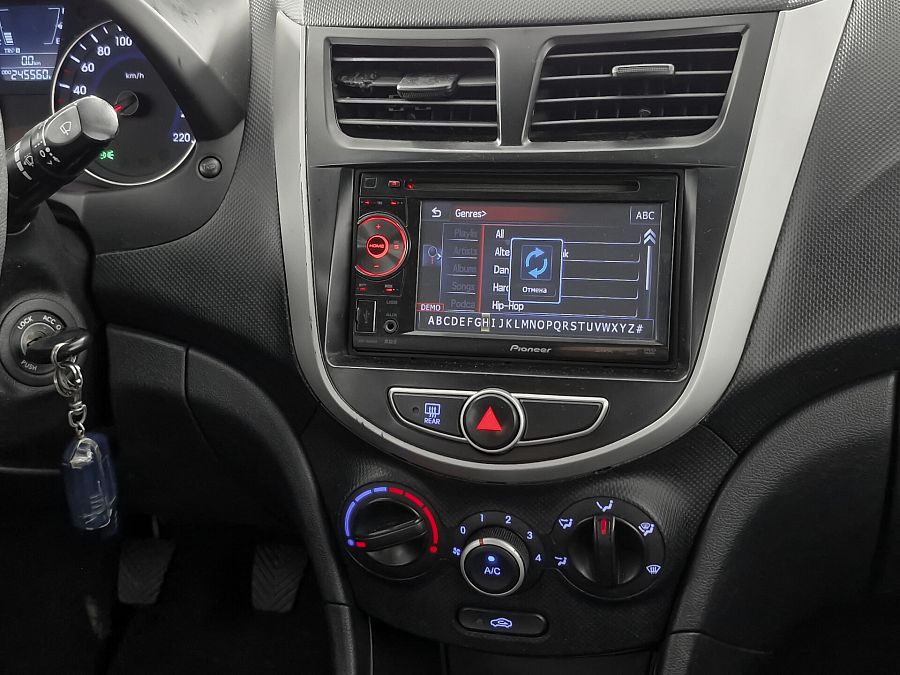 Hyundai Solaris 1.4 MT (107 л.с.), 2012 Hyundai Solaris 1.4 MT (107 л.с.), 2012