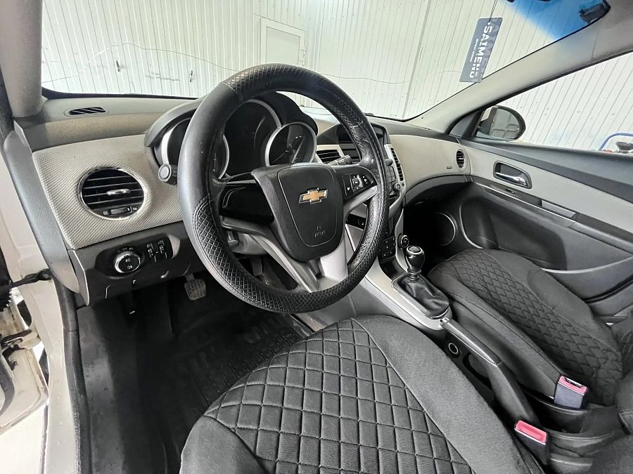Chevrolet Cruze 1.6 MT (109 л.с.), 2012