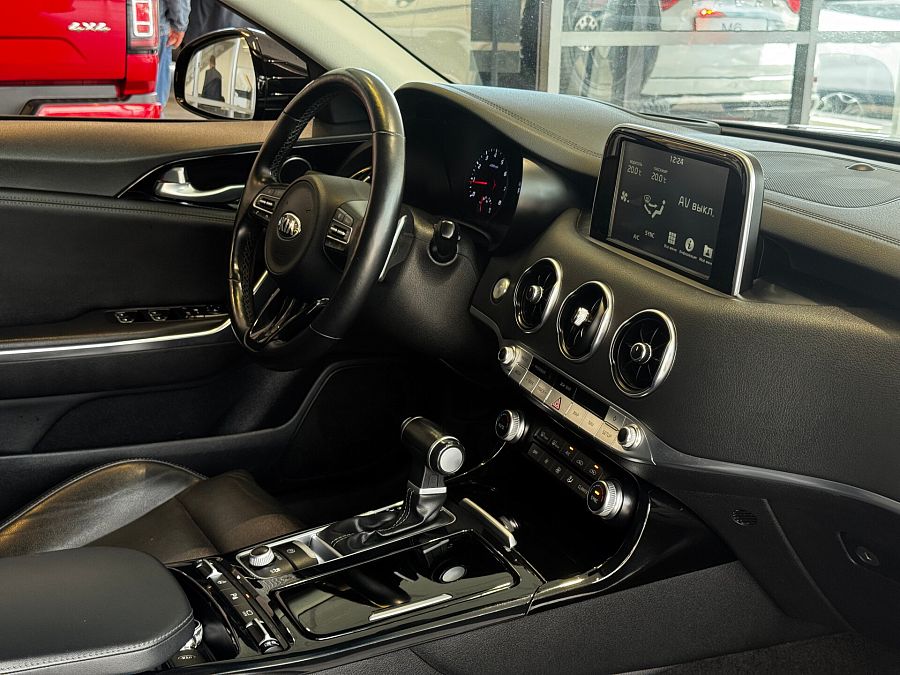 Kia Stinger 2.0 AT (247 л.с.) 4WD, 2018