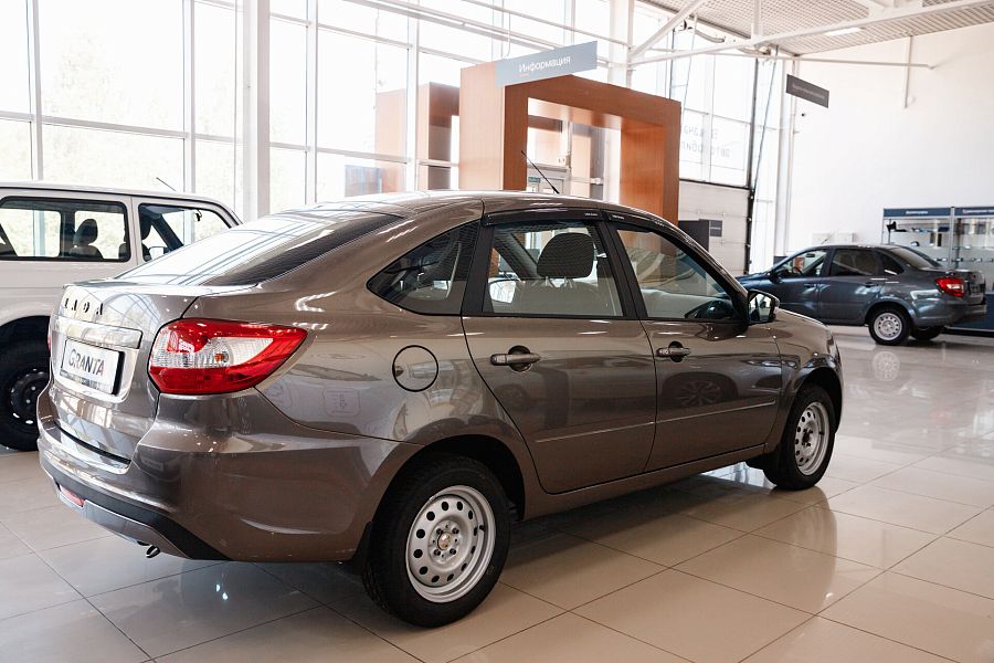 Lada (Ваз) Granta 1.6 MT (90 л.с.), 2026