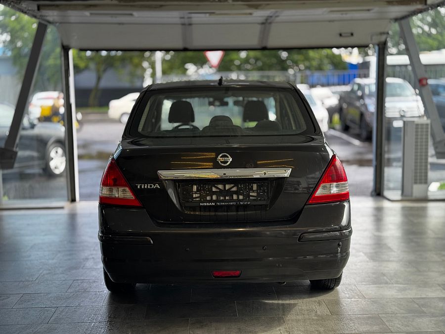 Nissan Tiida 1.6 MT (110 л.с.), 2010 Nissan Tiida 1.6 MT (110 л.с.), 2010
