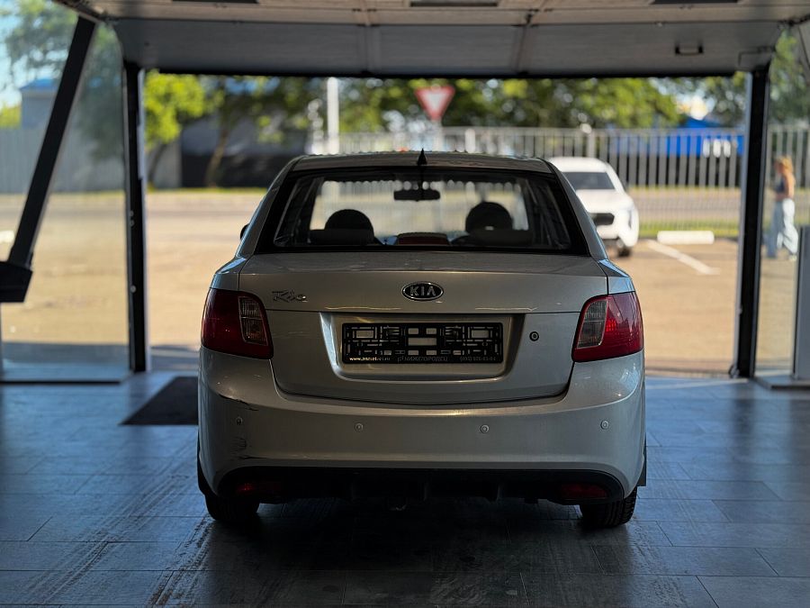 Kia Rio 1.4 MT (95 л.с.), 2011