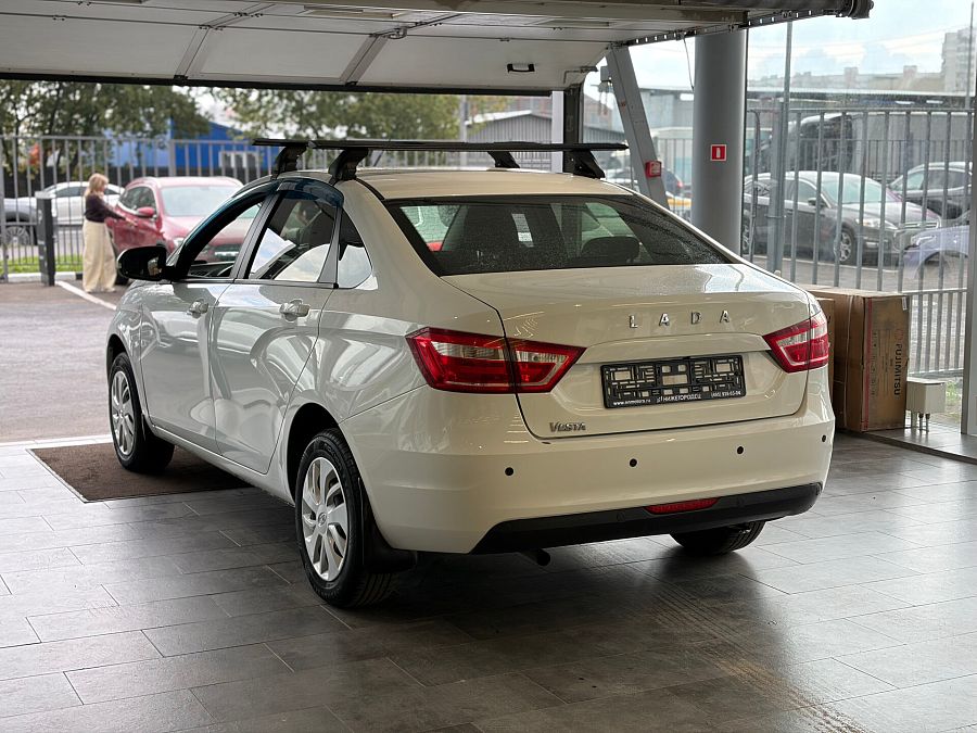 Lada (Ваз) Vesta 1.6 MT (106 л.с.), 2016
