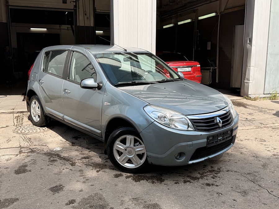 Renault Sandero 1.6 MT (103 л.с.), 2011 Renault Sandero 1.6 MT (103 л.с.), 2011
