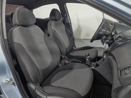 Hyundai Solaris 1.4 MT (107 л.с.), 2011 Hyundai Solaris 1.4 MT (107 л.с.), 2011 — купить в Нижнем Новгороде