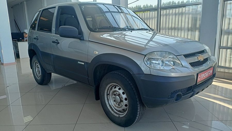 Chevrolet Niva 1.7 MT (80 л.с.) 4WD, 2013