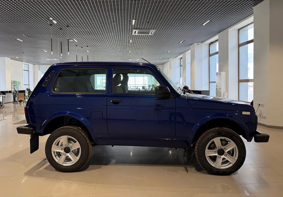 Lada (Ваз) Niva Legend 1.7 MT (83 л.с.) 4WD, 2026 Lada (Ваз) Niva Legend 1.7 MT (83 л.с.) 4WD, 2026