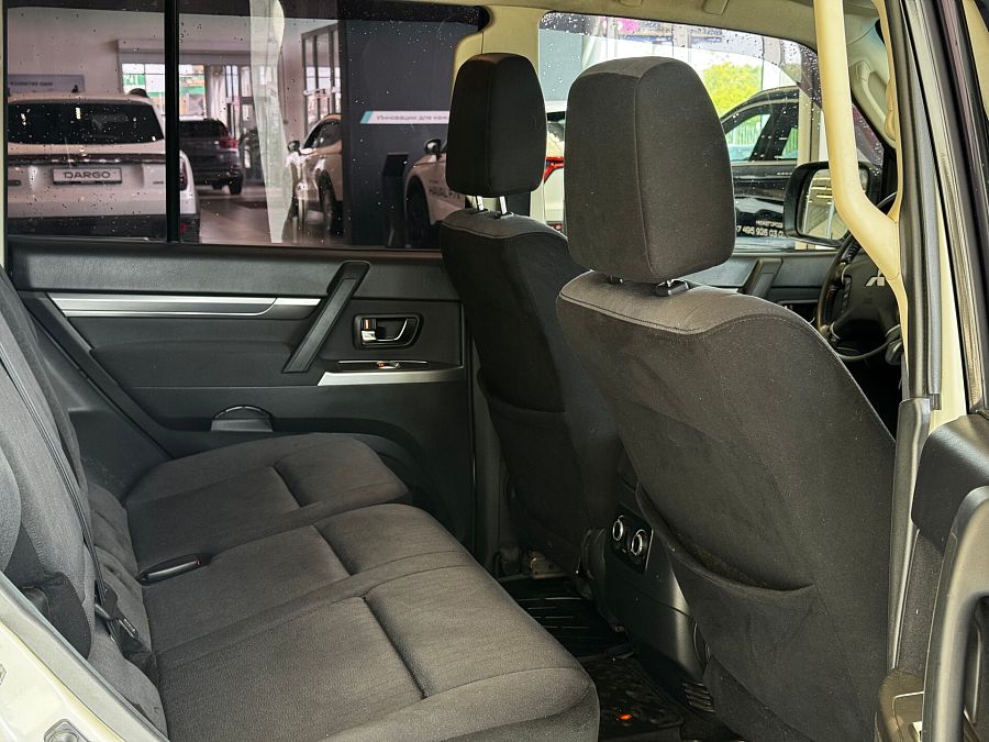 Mitsubishi Pajero 3.0 AT (178 л.с.) 4WD, 2013