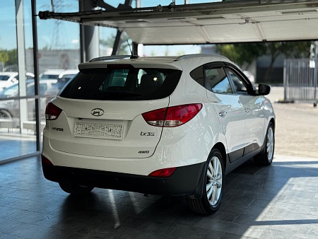 Hyundai ix35 2.0 AT (150 л.с.) 4WD, 2013