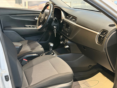 Kia Rio 1.6 AT (123 л.с.), 2020 Kia Rio 1.6 AT (123 л.с.), 2020 — купить в Нижнем Новгороде