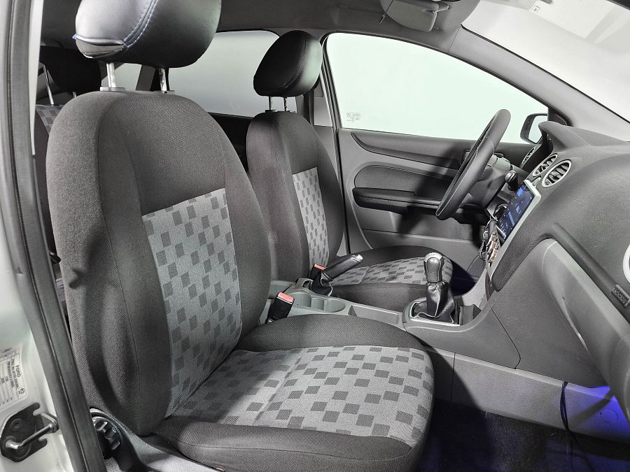 Ford Focus 1.6 MT (100 л.с.), 2007