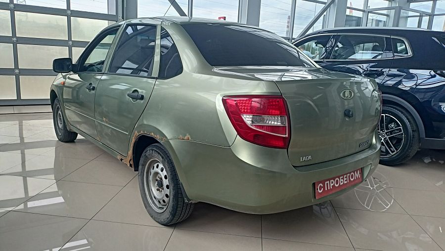 Lada (Ваз) Granta 1.6 MT (87 л.с.), 2013