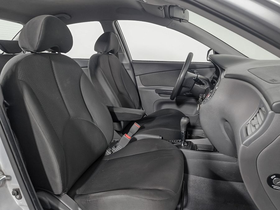 Kia Rio 1.4 AT (95 л.с.), 2011