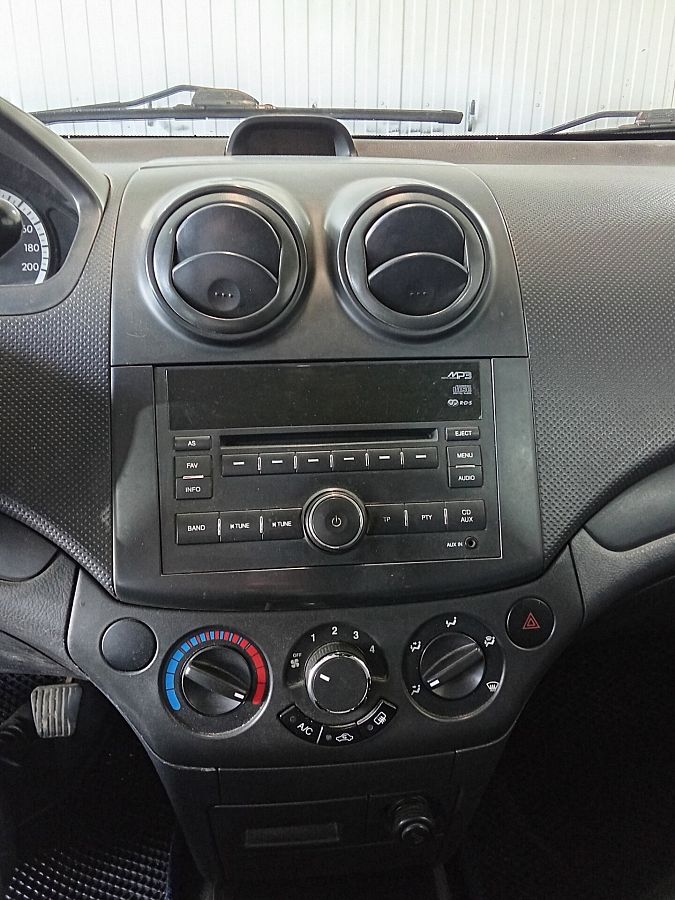 Chevrolet Aveo 1.2 MT (84 л.с.), 2009