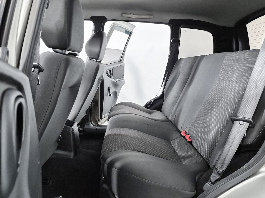 Chevrolet Niva 1.7 MT (80 л.с.) 4WD, 2011
