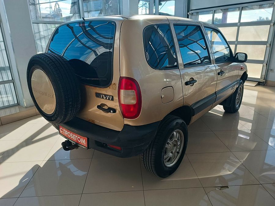 Chevrolet Niva 1.7 MT (80 л.с.) 4WD, 2005