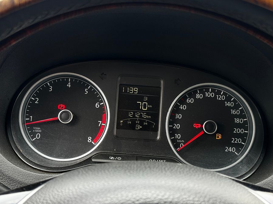 Volkswagen Polo 1.6 MT (105 л.с.), 2015