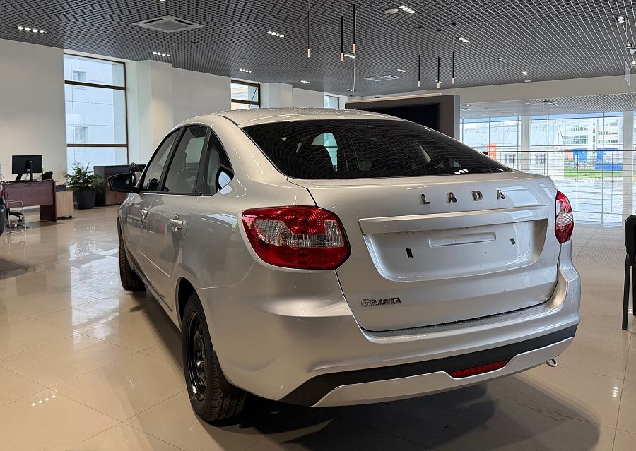 Lada (Ваз) Granta 1.6 MT (90 л.с.), 2026 Lada (Ваз) Granta 1.6 MT (90 л.с.), 2026