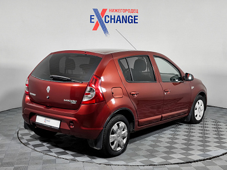 Renault Sandero 1.6 AT (103 л.с.), 2011 — купить в Нижнем Новгороде