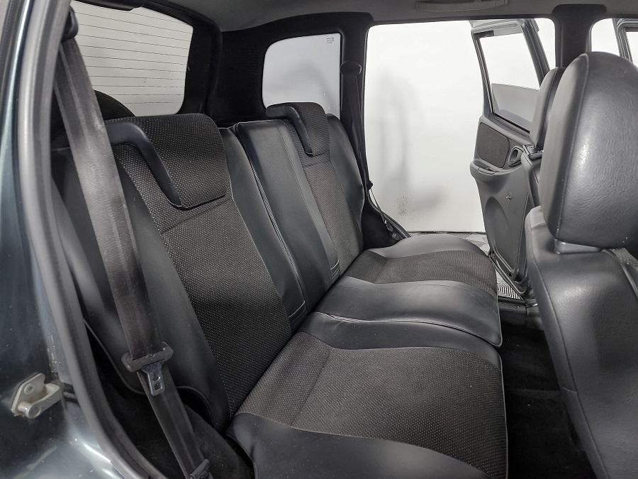 Chevrolet Niva 1.7 MT (80 л.с.) 4WD, 2011 Chevrolet Niva 1.7 MT (80 л.с.) 4WD, 2011