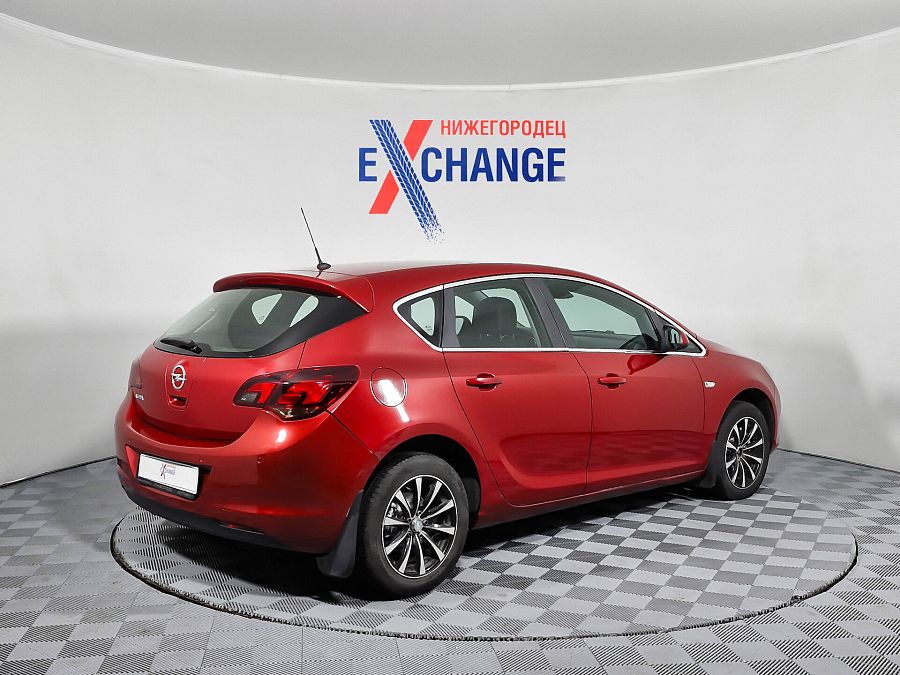 Opel Astra 1.6 AT (115 л.с.), 2011