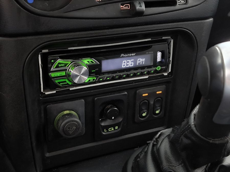 Chevrolet Niva 1.7 MT (80 л.с.) 4WD, 2011 Chevrolet Niva 1.7 MT (80 л.с.) 4WD, 2011