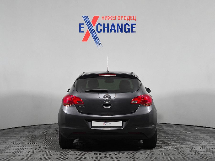 Opel Astra 1.6 MT (115 л.с.), 2012