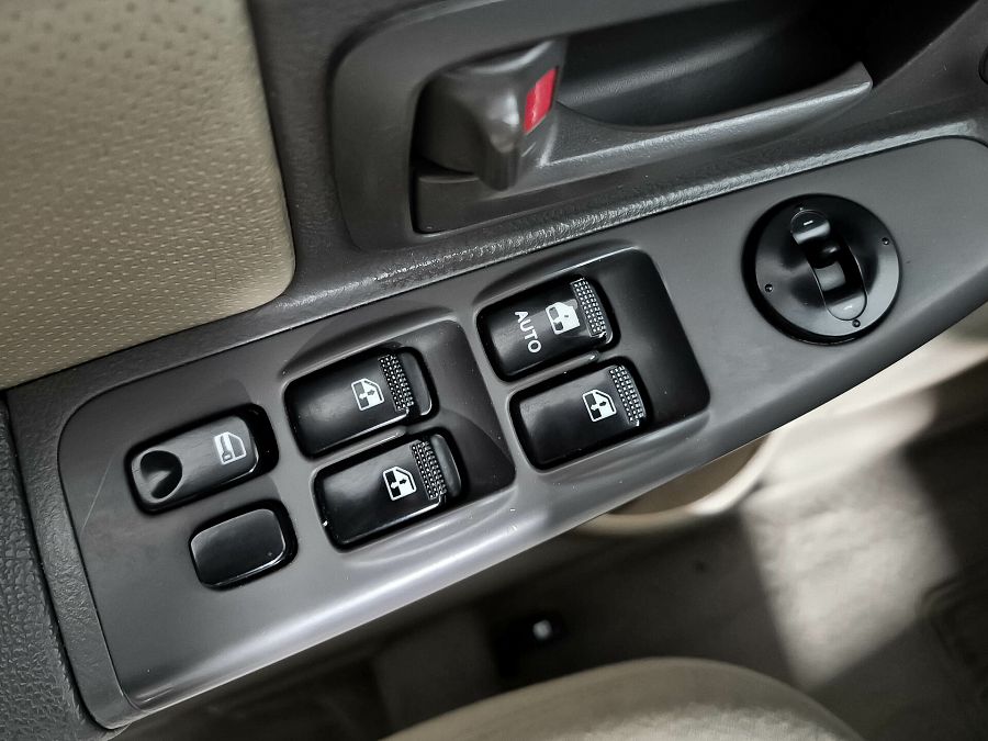 Kia Cerato 1.6 MT (105 л.с.), 2006