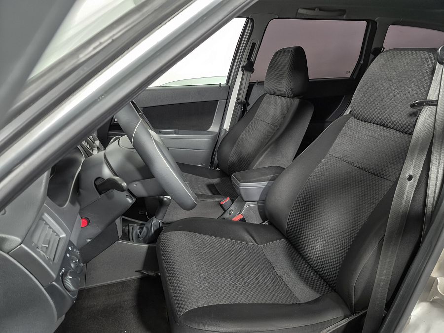 Lada (Ваз) Priora 1.6 MT (98 л.с.), 2012 Lada (Ваз) Priora 1.6 MT (98 л.с.), 2012