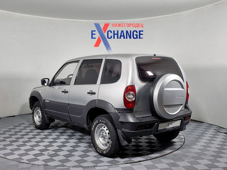 Chevrolet Niva 1.7 MT (80 л.с.) 4WD, 2012