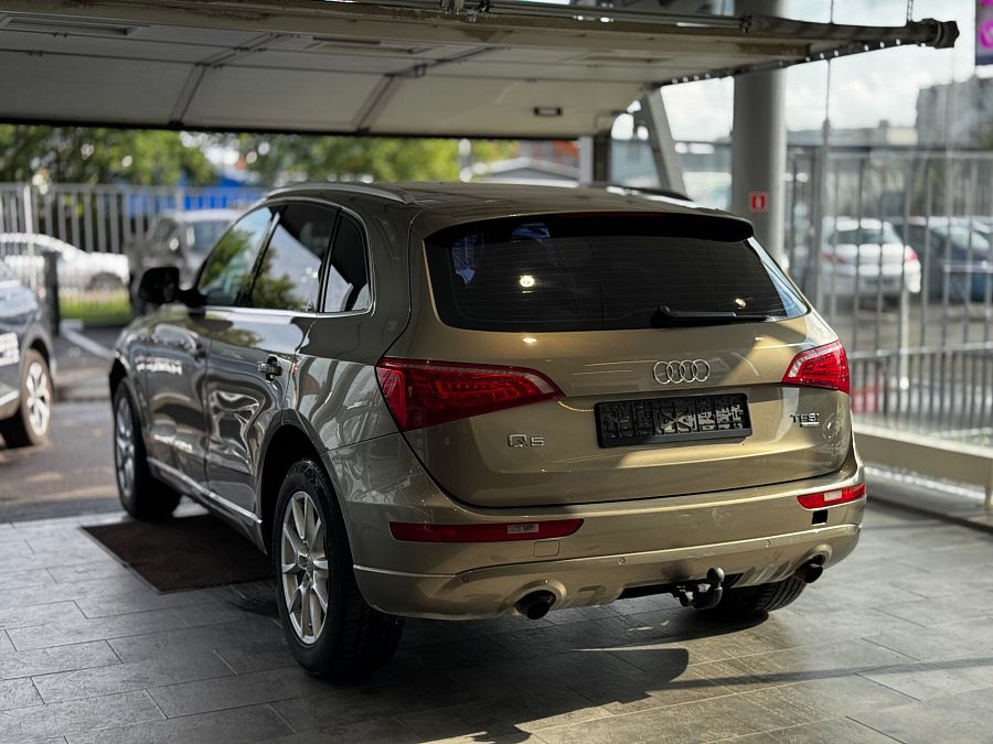 Audi Q5 2.0 AMT (211 л.с.) 4WD, 2011
