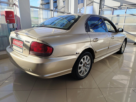 Hyundai Sonata 2.0 MT (131 л.с.), 2004 — купить в Нижнем Новгороде