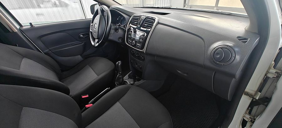 Renault Logan 1.6 MT (82 л.с.), 2016 Renault Logan 1.6 MT (82 л.с.), 2016