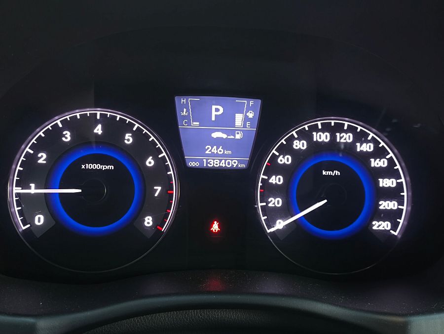Hyundai Solaris 1.6 AT (123 л.с.), 2013 Hyundai Solaris 1.6 AT (123 л.с.), 2013