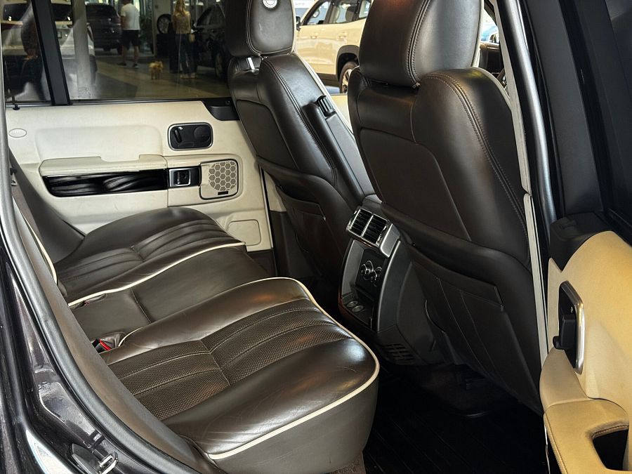 Land Rover Range Rover 3.6d AT (272 л.с.) 4WD, 2010 Land Rover Range Rover 3.6d AT (272 л.с.) 4WD, 2010