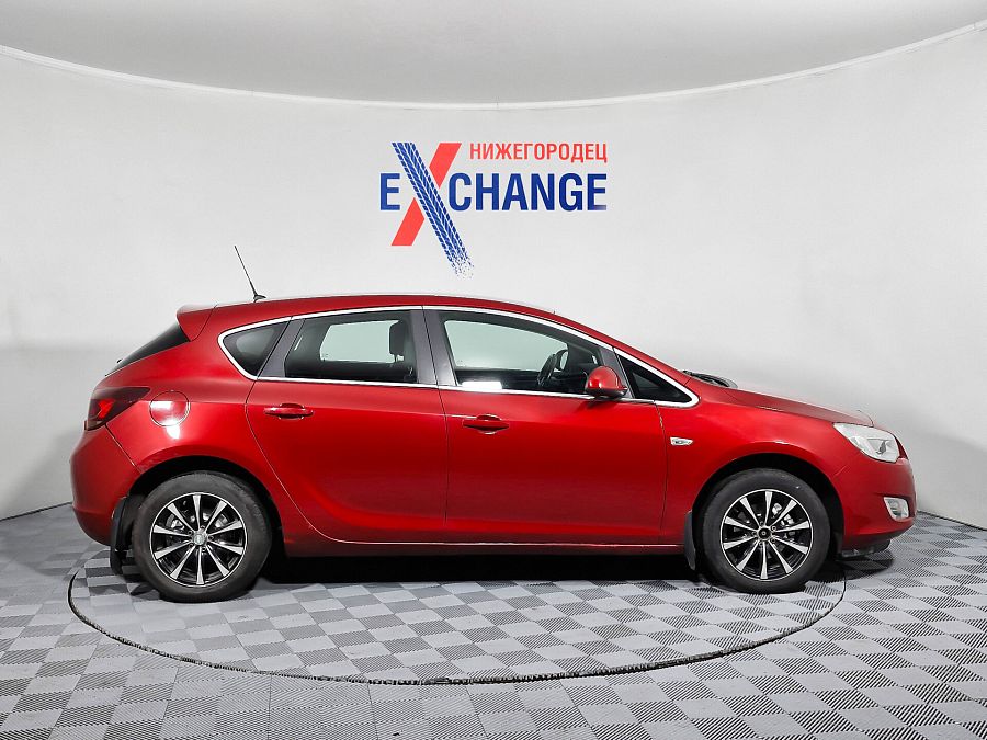 Opel Astra 1.6 AT (115 л.с.), 2011